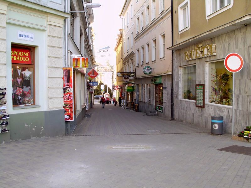 Soubor:Krupska brana z Benesova namesti.jpg