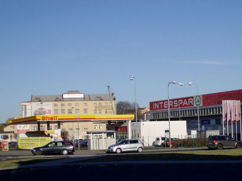 Soubor:Interspar Teplice pumpa Shell.jpg