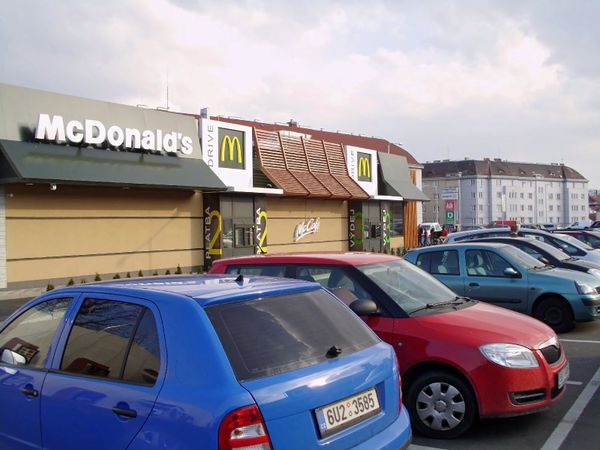 McDonald drive Teplice Masarykova.jpg